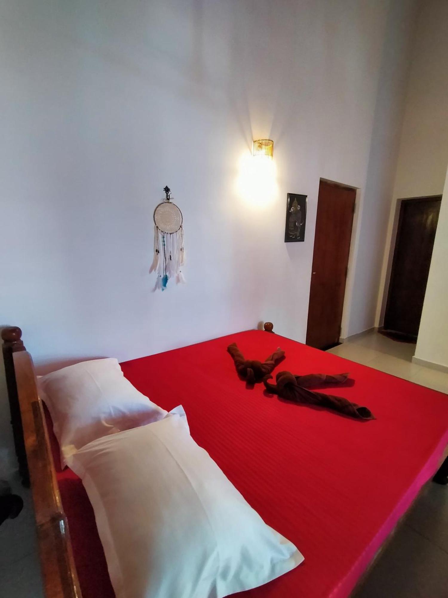 Balance Beach Resort Zuid-Dikwella Buitenkant foto