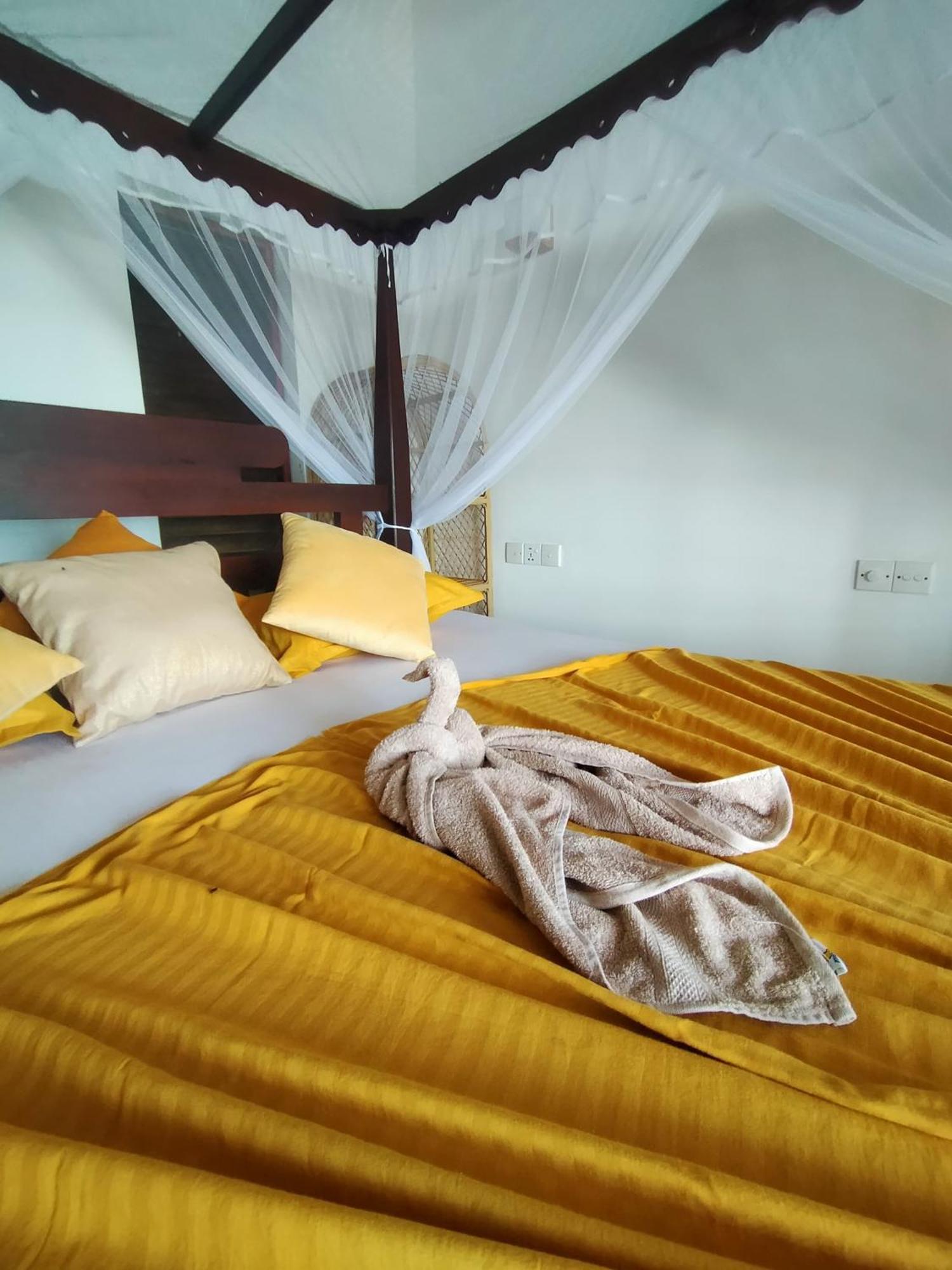 Balance Beach Resort Zuid-Dikwella Buitenkant foto
