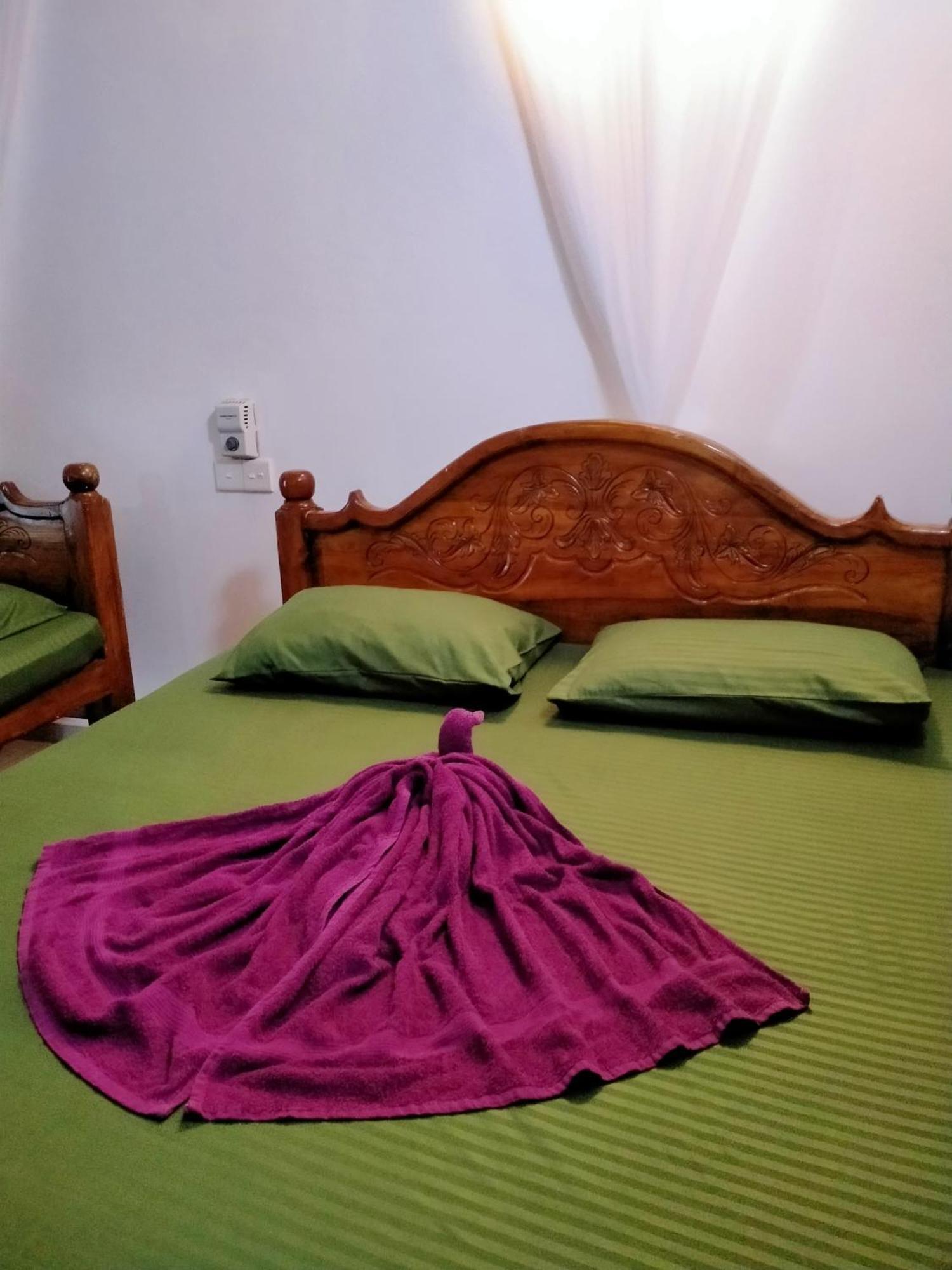 Balance Beach Resort Zuid-Dikwella Buitenkant foto