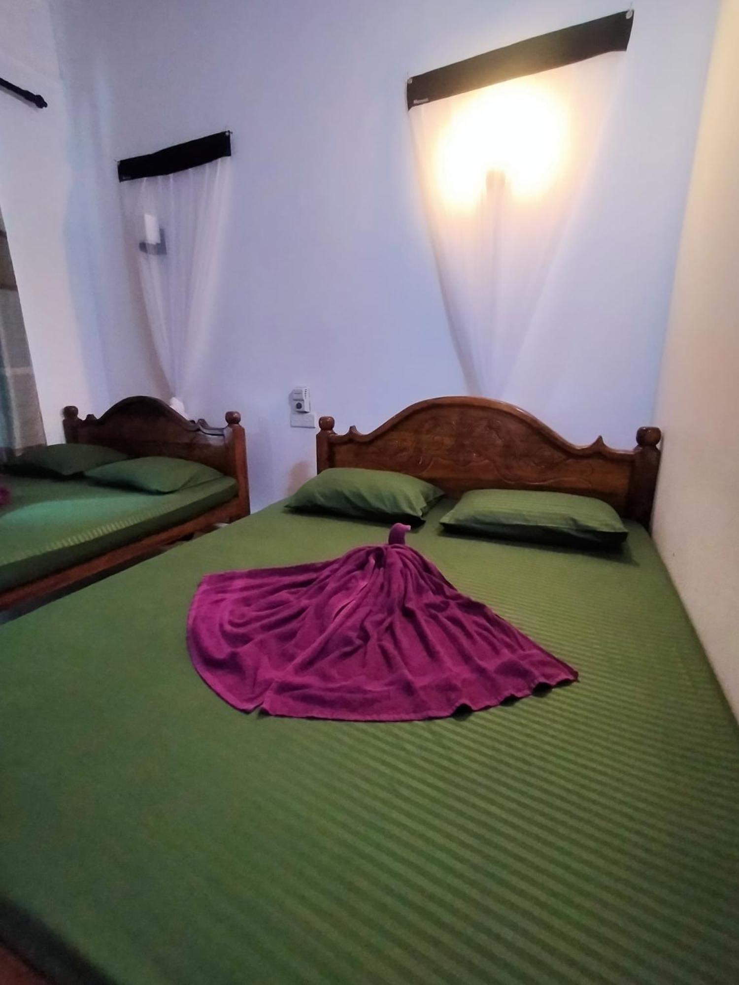 Balance Beach Resort Zuid-Dikwella Buitenkant foto