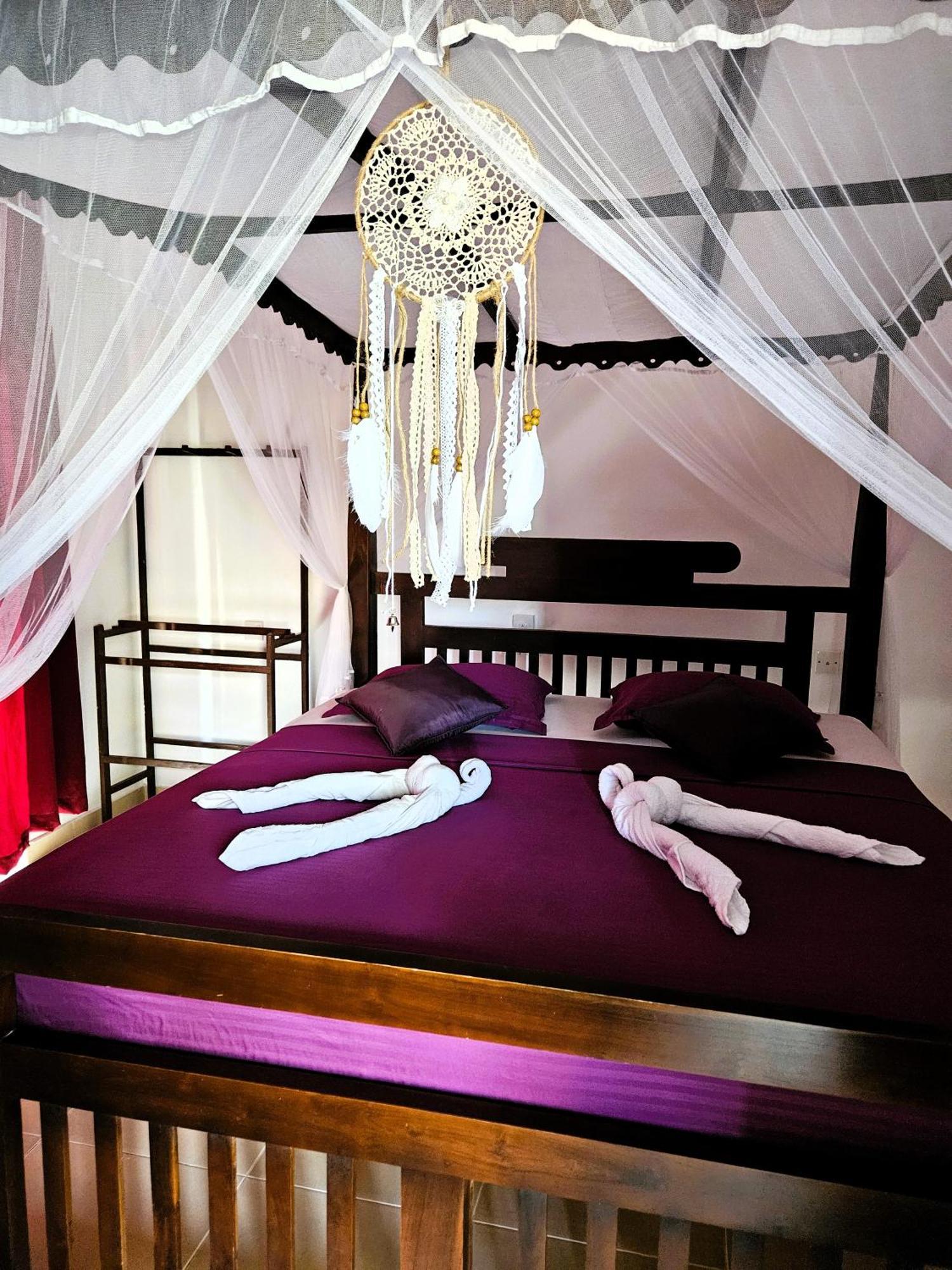 Balance Beach Resort Zuid-Dikwella Buitenkant foto