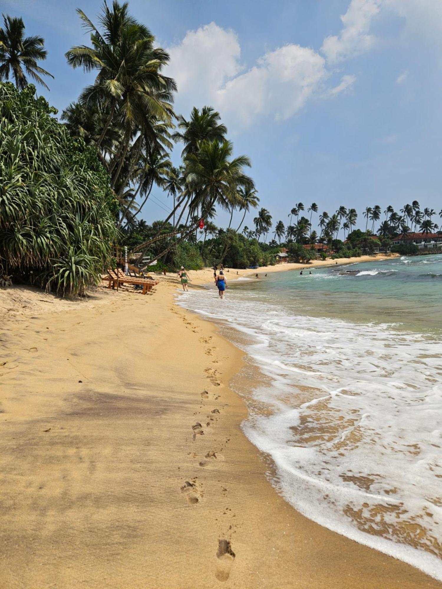 Balance Beach Resort Zuid-Dikwella Buitenkant foto