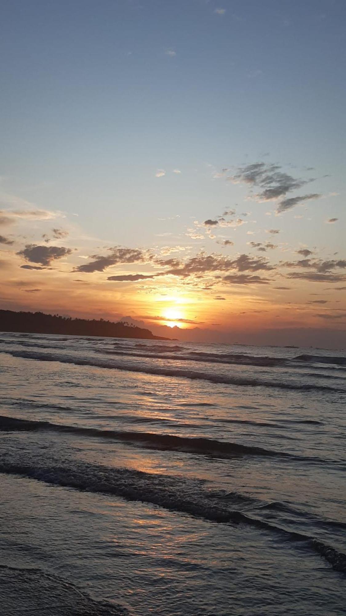 Balance Beach Resort Zuid-Dikwella Buitenkant foto
